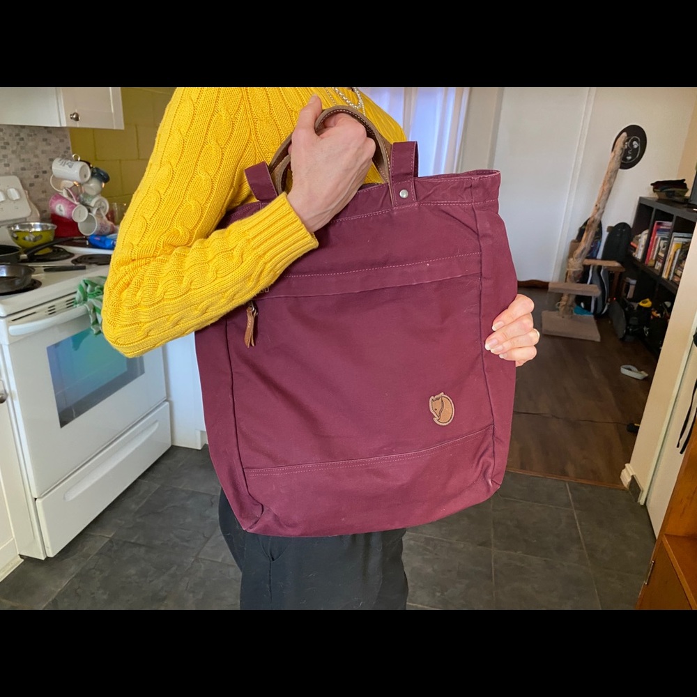 Fjallraven tote : shoulder & converts to back pack